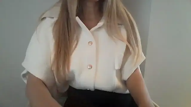 izabellaxoxo online show from 12.17.25