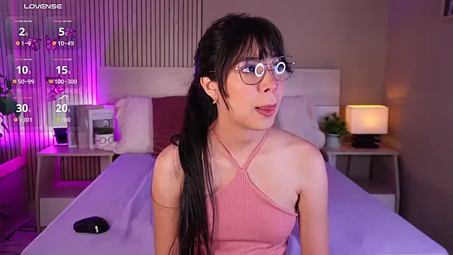 aprilqueenie online show from 05.31.26
