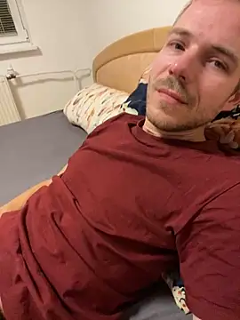 Snapshot of Skinny0150 chatting on 12.17.25 Skinny0150 online show from 12.17.25