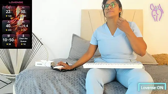  Miaa khalifa  online show from 11.05.25