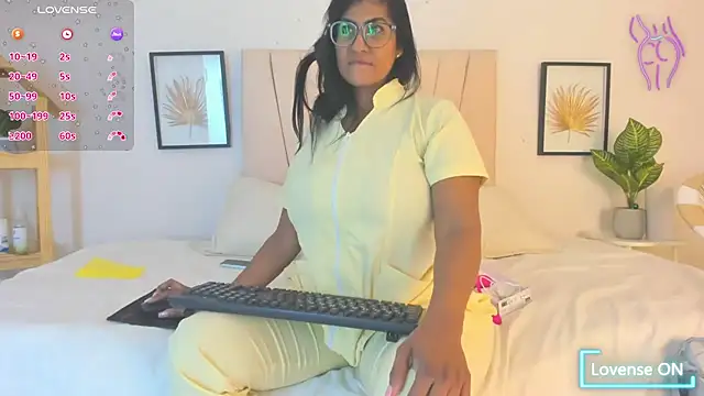 Snapshot of _Miaa_khalifa_ chatting on 02.12.26 Miaa khalifa online show from 02.12.26