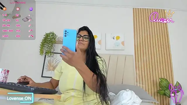 Snapshot of _Miaa_khalifa_ chatting on 06.12.26 Miaa khalifa online show from 06.12.26