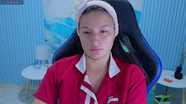 Snapshot of Cami_Boobss chatting on 12.15.25 Cami Boobss online show from 12.15.25