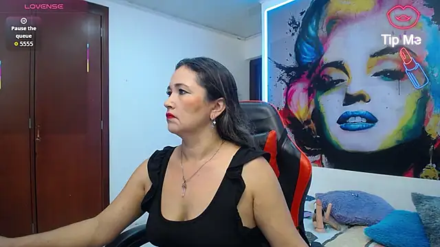 Snapshot of noelia_milf19 chatting on 07.05.26 noelia milf19 online show from 07.05.26