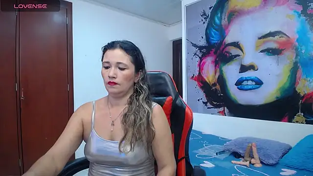 Snapshot of noelia_milf19 chatting on 07.08.26 noelia milf19 online show from 07.08.26