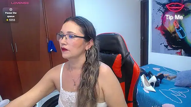 Snapshot of noelia_milf19 chatting on 07.18.26 noelia milf19 online show from 07.18.26