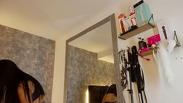 crystaldarliing online show from 04.24.26