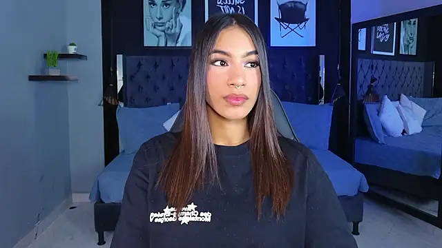 Snapshot of kitty_collins_ chatting on 03.19.26 kitty collins online show from 03.19.26