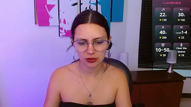 Snapshot of AlanaGarcia19 chatting on 10.16.25 AlanaGarcia19 online show from 10.16.25