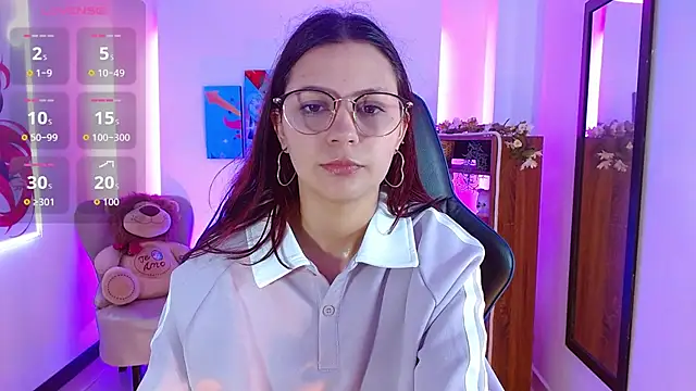 Snapshot of AlanaGarcia19 chatting on 12.02.25 AlanaGarcia19 online show from 12.02.25