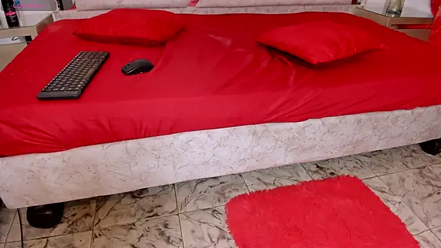 Snapshot of ThiccyLexxy chatting on 10.08.25 ThiccyLexxy online show from 10.08.25