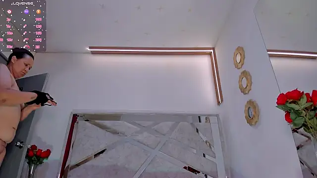 Snapshot of ThiccyLexxy chatting on 11.06.25 ThiccyLexxy online show from 11.06.25