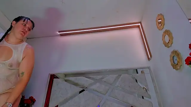 Snapshot of ThiccyLexxy chatting on 11.16.25 ThiccyLexxy online show from 11.16.25