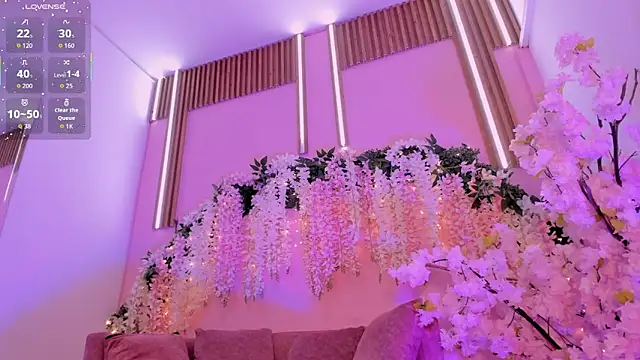 Snapshot of ThiccyLexxy chatting on 11.25.25 ThiccyLexxy online show from 11.25.25