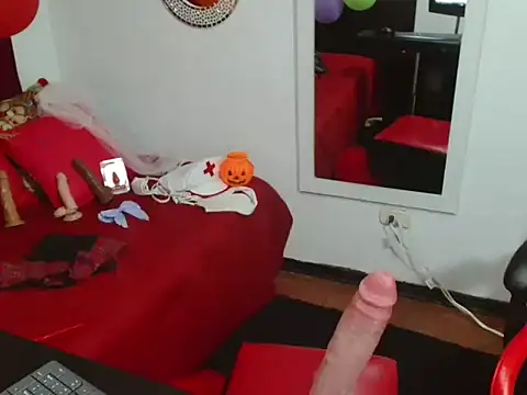 Snapshot of rous-kinky chatting on 10.31.25 rous-kinky online show from 10.31.25