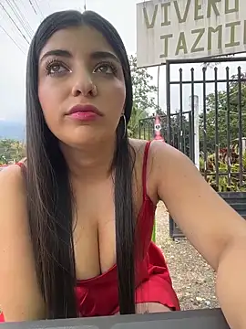 Isaa-Sweet online show from 12.18.25