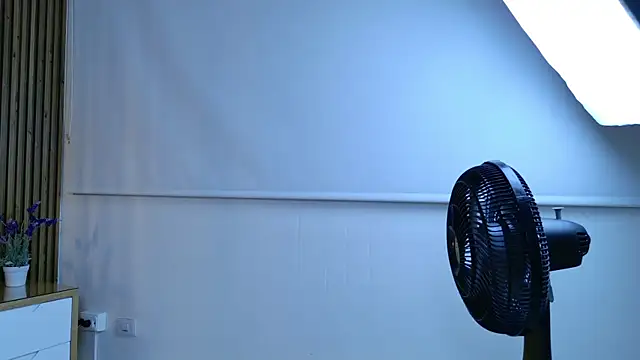 Snapshot of elsa_gb chatting on 03.27.26 elsa gb online show from 03.27.26