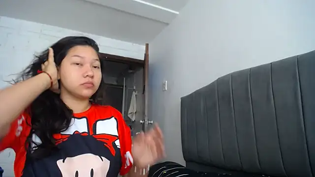 Naia Stant online show from 09.19.25