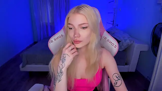 AnyaTaylor  online show from 02.22.26