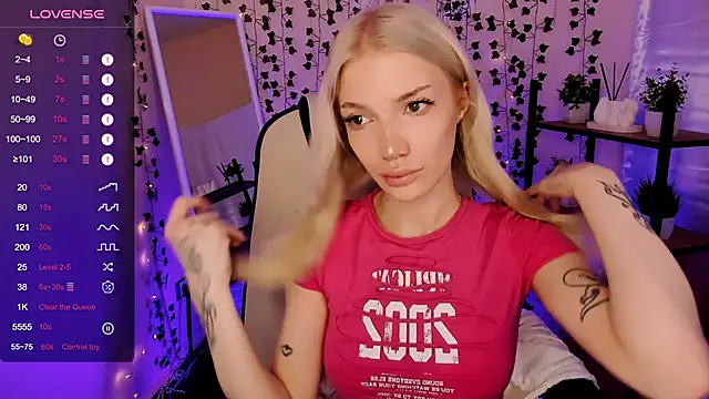 AnyaTaylor  online show from 04.28.26
