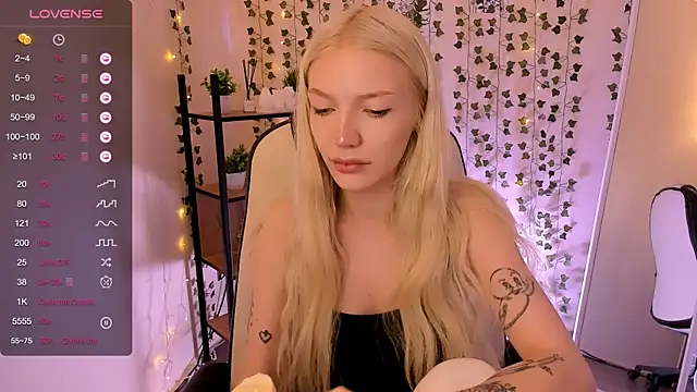 AnyaTaylor  online show from 06.22.26