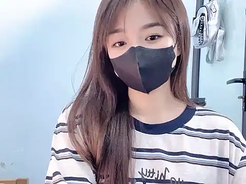 Snapshot of Tinaa-22 chatting on 10.01.25 Tinaa-22 online show from 10.01.25