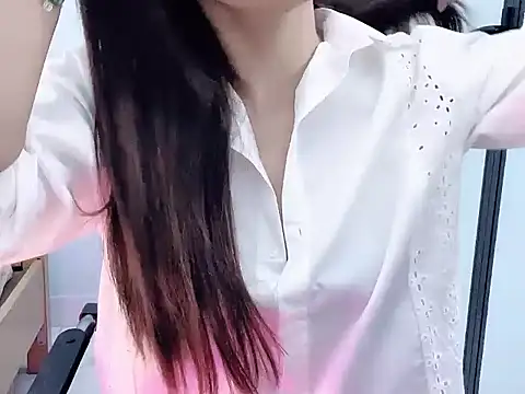 Snapshot of Tinaa-22 chatting on 10.16.25 Tinaa-22 online show from 10.16.25