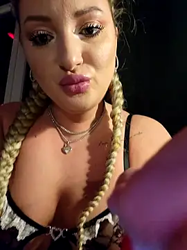 Blondie Sasha online show from 10.03.25