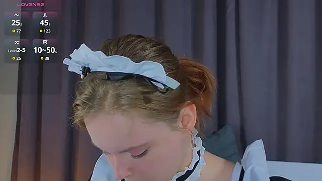 Snapshot of JulietteRain chatting on 11.19.25 JulietteRain online show from 11.19.25