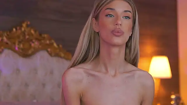 EllieRedd online show from 10.15.25