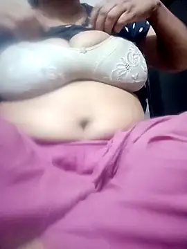 Snapshot of jenyfer709 chatting on 12.18.25 jenyfer709 online show from 12.18.25