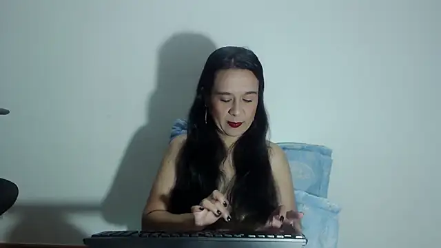 Aileendarkhot online show from 02.25.26