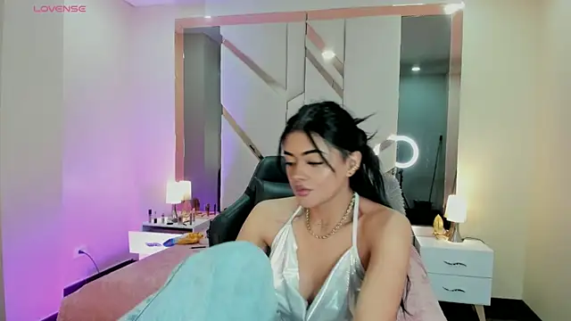 EmmaStonns online show from 09.18.25