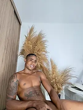 Snapshot of liambolt chatting on 10.26.25 liambolt online show from 10.26.25