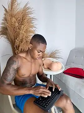 Snapshot of liambolt chatting on 10.27.25 liambolt online show from 10.27.25