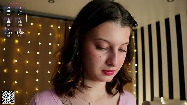 LorinaMaffitt online show from 11.22.25