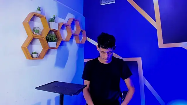 Snapshot of imperial_boys chatting on 09.13.25 imperial boys online show from 09.13.25