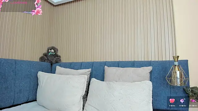 Snapshot of angel_ponce chatting on 09.21.25 angel ponce online show from 09.21.25