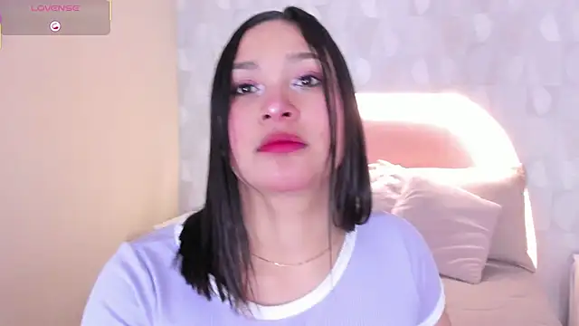 Snapshot of angel_ponce chatting on 10.08.25 angel ponce online show from 10.08.25