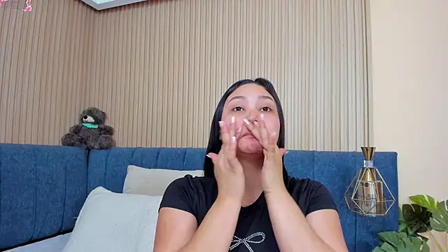 Snapshot of angel_ponce chatting on 11.21.25 angel ponce online show from 11.21.25