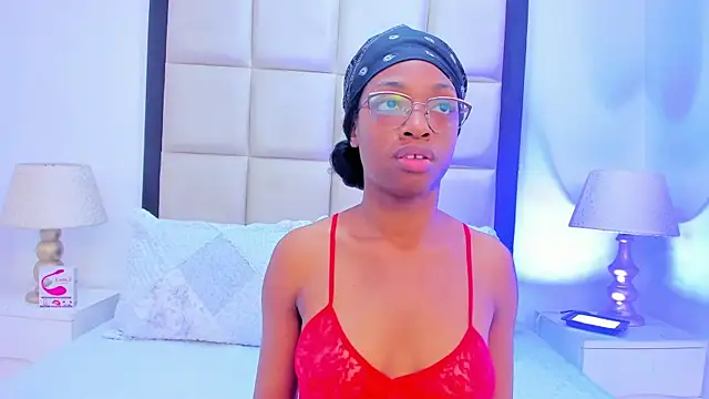 Snapshot of ElisabettaMonroy chatting on 09.24.25 ElisabettaMonroy online show from 09.24.25