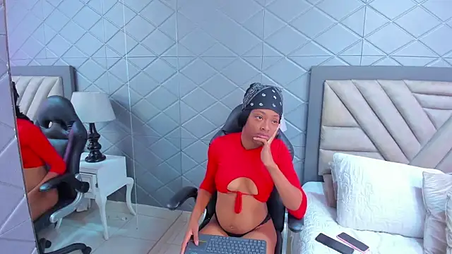 Snapshot of ElisabettaMonroy chatting on 09.30.25 ElisabettaMonroy online show from 09.30.25