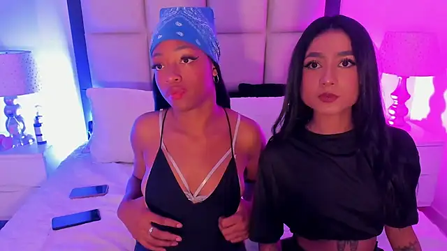 Snapshot of ElisabettaMonroy chatting on 11.12.25 ElisabettaMonroy online show from 11.12.25