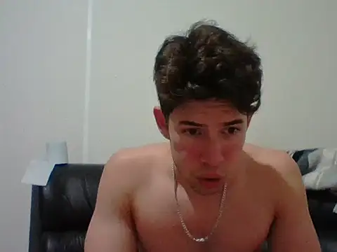 Snapshot of Maxtaylor18 chatting on 11.13.25 Maxtaylor18 online show from 11.13.25