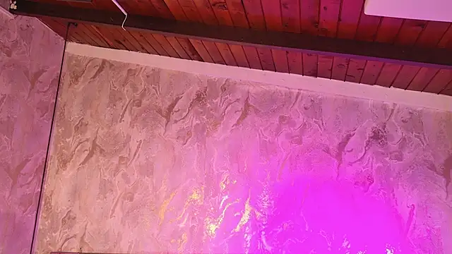 Snapshot of gemma_sm chatting on 09.18.25 gemma sm online show from 09.18.25