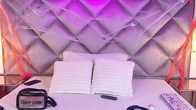 Snapshot of gemma_sm chatting on 10.27.25 gemma sm online show from 10.27.25