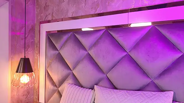 Snapshot of gemma_sm chatting on 11.13.25 gemma sm online show from 11.13.25