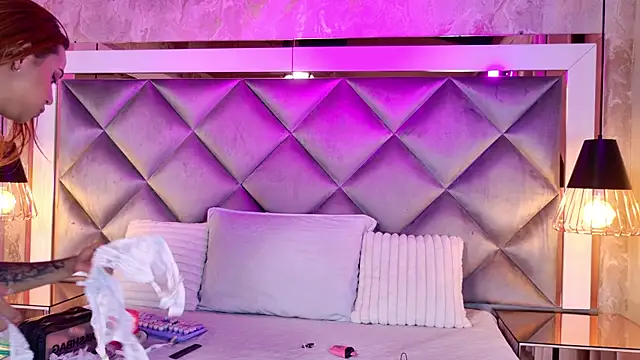 Snapshot of gemma_sm chatting on 11.25.25 gemma sm online show from 11.25.25