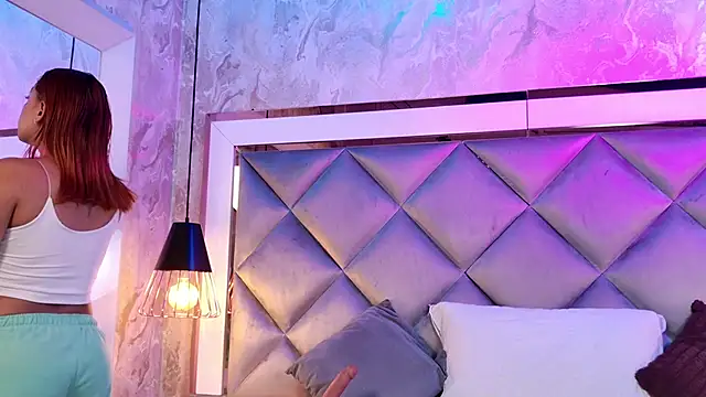 Snapshot of gemma_sm chatting on 12.04.25 gemma sm online show from 12.04.25