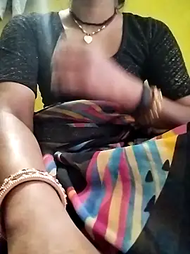 Snapshot of Gopika_Dudi chatting on 10.21.25 Gopika Dudi online show from 10.21.25